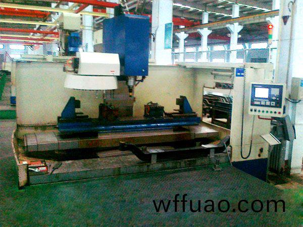 前(qian)軸十(shi)孔加(jia)工(gong)專用立(li)式加(jia)工(gong)